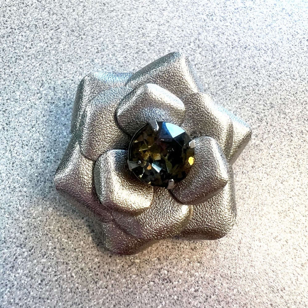 Sarah Coventry Metallic Silver Floral Brooch